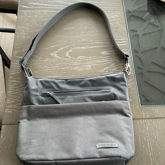 Travelon Anti-theft Classic Gray Crossbody Travel Everyday Bag Multi Pockets - Picture 1 of 16